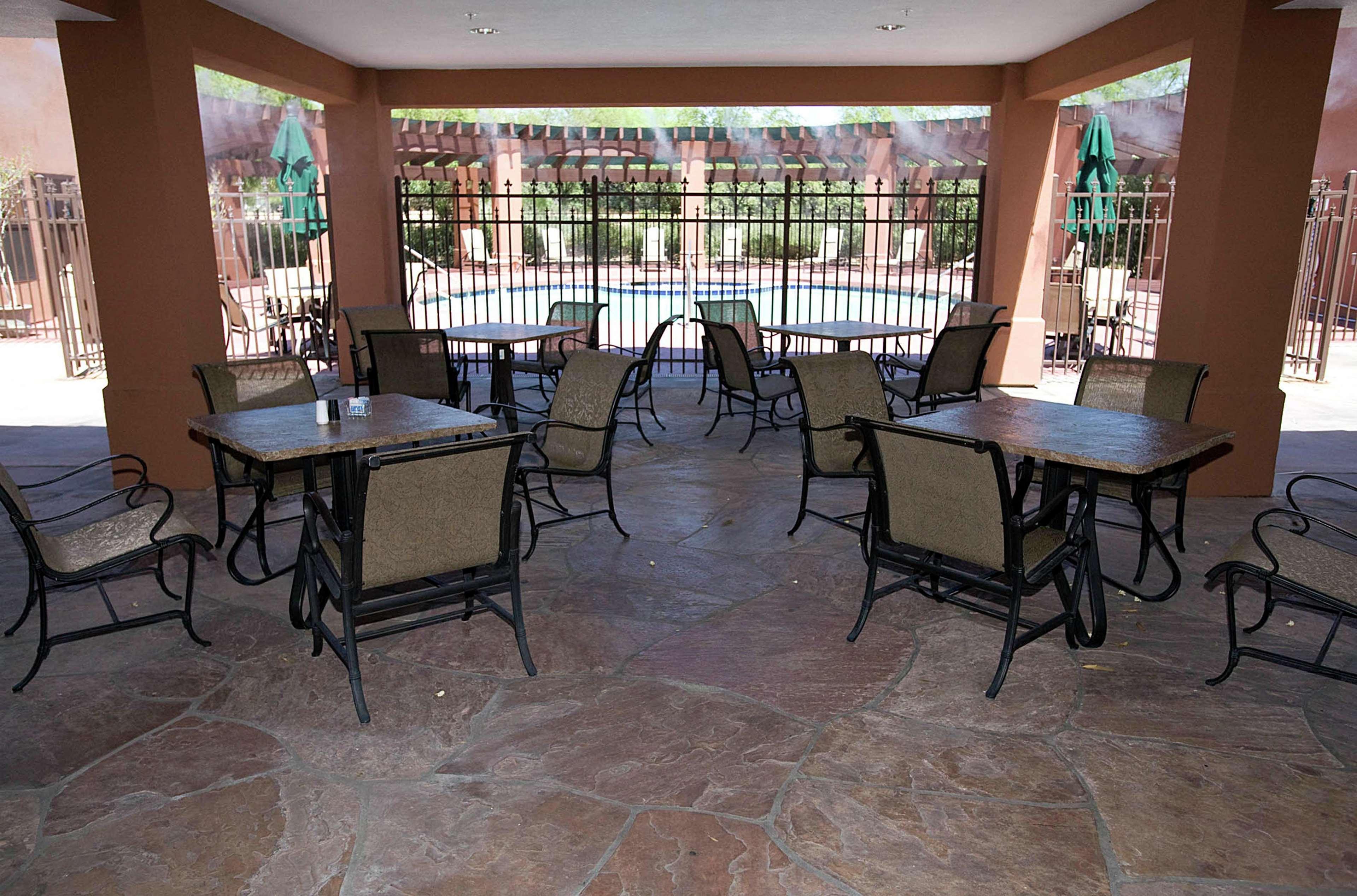 Hilton Garden Inn Phoenix Airport Exterior foto